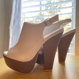 🍂 Leila Stone white Heels